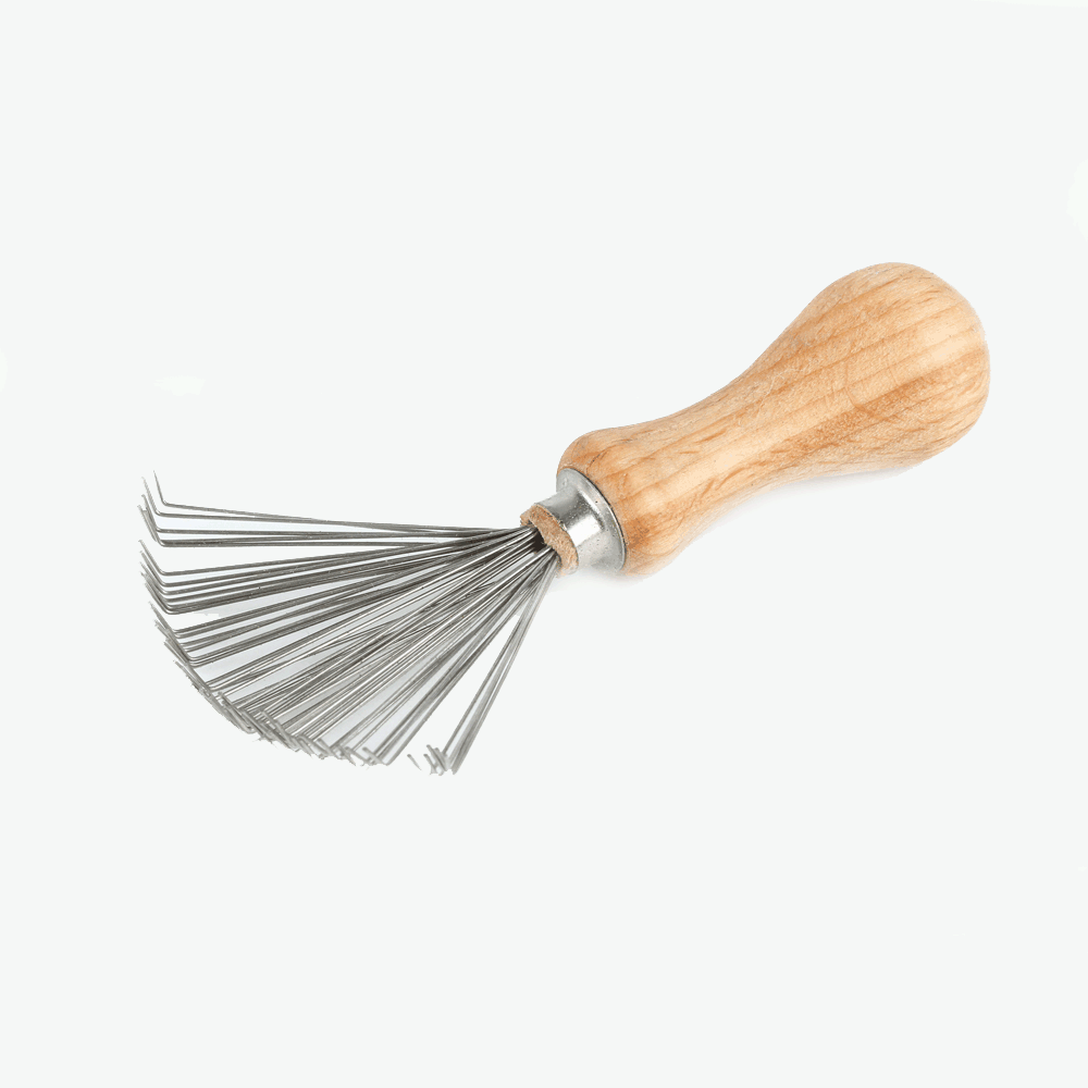 https://www.zeusbeard.com/cdn/shop/products/zeus-brush-cleaning-rake-2.png?v=1671642324&width=1445
